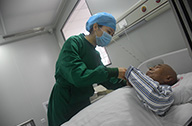 护士精心护理干细胞移植患者