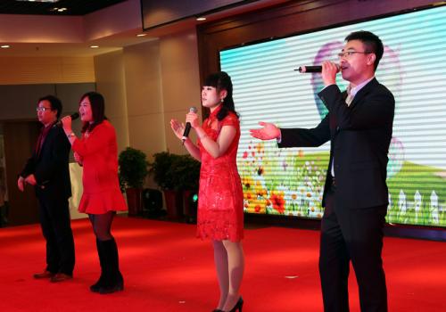 歌曲《感到幸福你就拍拍手》